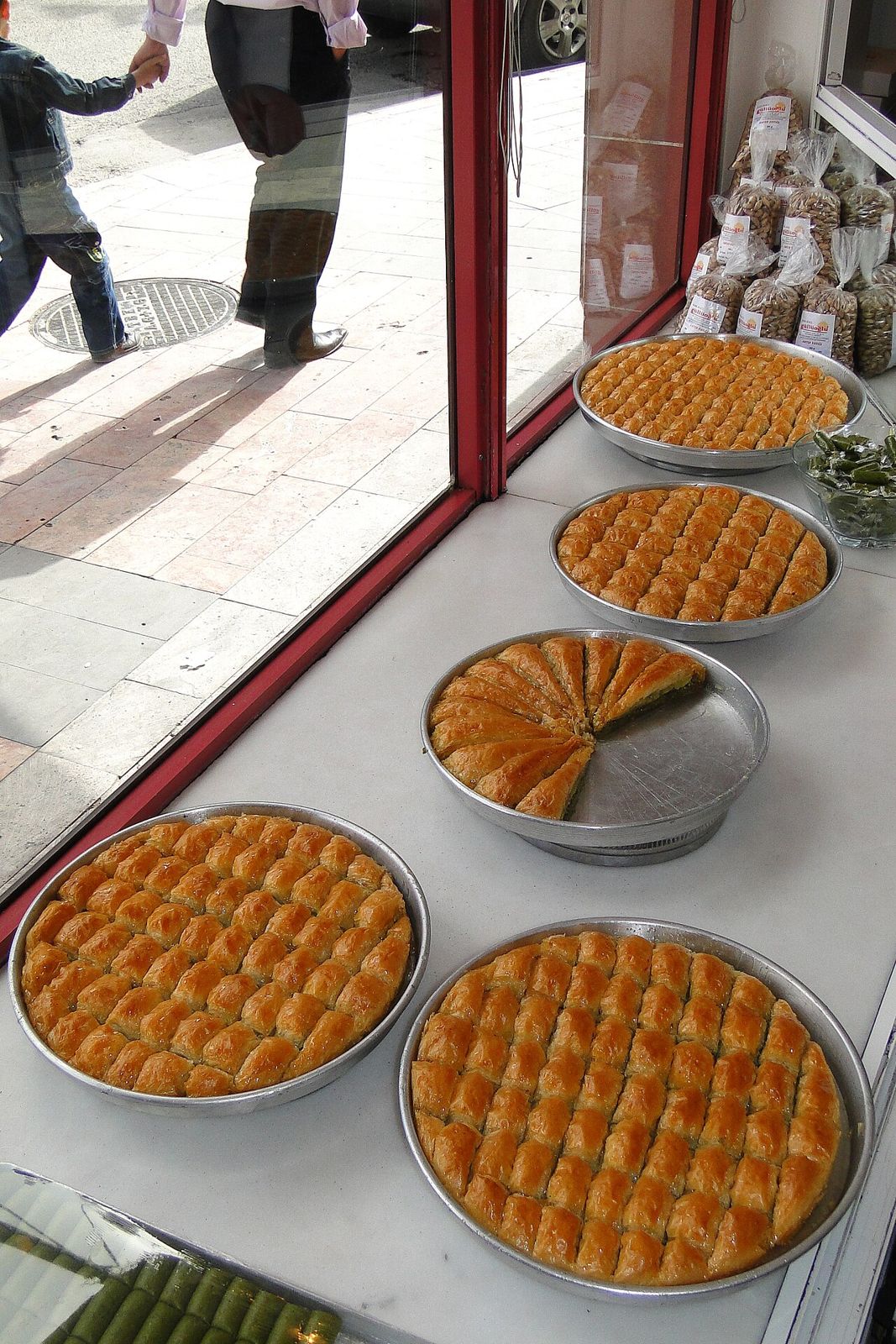 Antep'te baklava ve fıstık tezgâhı